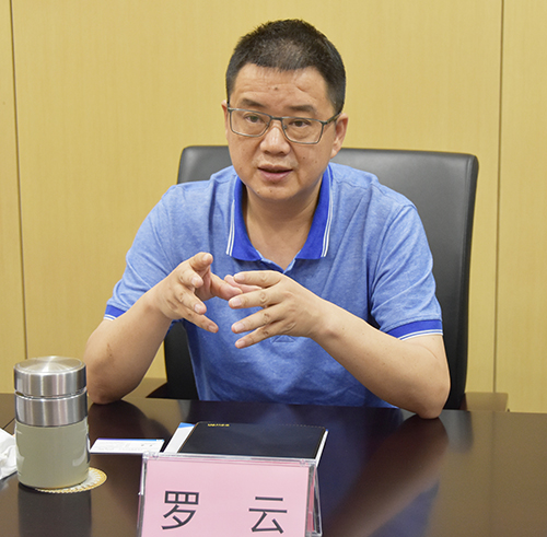 罗云董事长_罗云熙的照片
